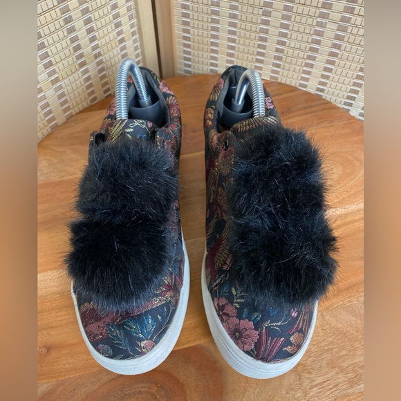 🔶 Sam Edelman Leya Puff Fashion Sneakers, Black Bird Print With Black Pom Pom - Picture 3 of 8